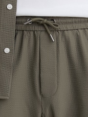 Reiss Dark Sage Green Ajay Seersucker Drawstring Shorts - Image 4 of 6