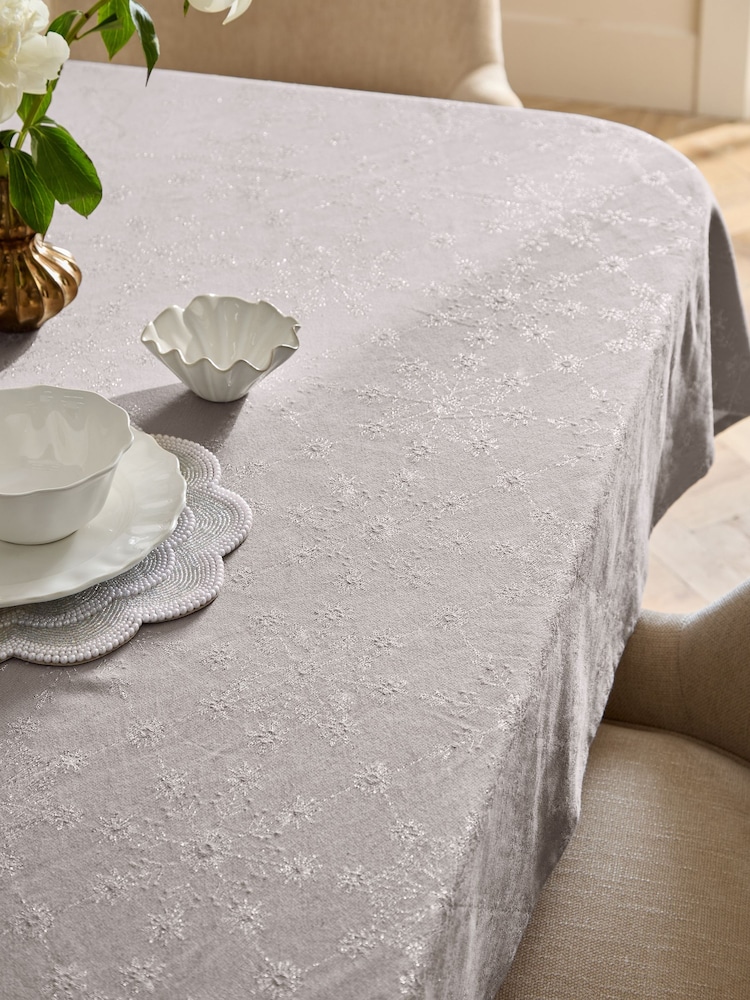 Mantel con estampado de copos de nieve - Imagen 2 de 6