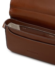 بني - حقيبة تُعلّق حول الجسم، تشكيلة Pocket Street من Radley - صورة 3 من 4