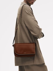 بني - حقيبة تُعلّق حول الجسم، تشكيلة Pocket Street من Radley - صورة 4 من 4