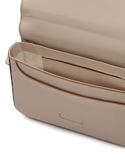 بيج - حقيبة تُعلّق حول الجسم، تشكيلة Pocket Street من Radley - صورة 3 من 4