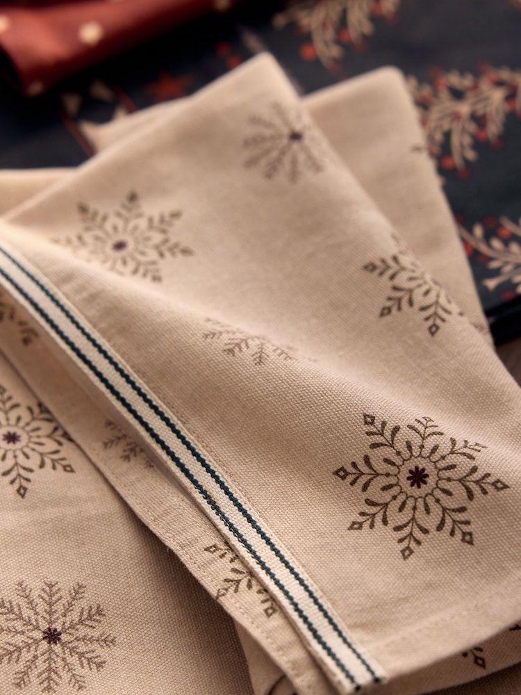 Set of 3 Multi Christmas Fairisle Tea Towels - Image 2 of 4 Set of 3 Multi Christmas Fairisle Tea Towels - Image 2 of 4