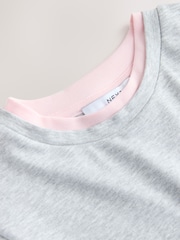 رمادي ووردي - تيشرت بطبقات بكُم قصير وياقة بحافة مستديرة - صورة 5 من 6