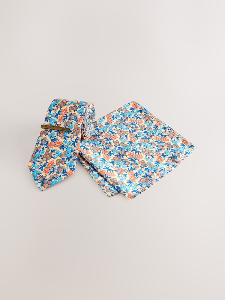 أصفر زهور - ورابطة عنق ومنديل جيب - Image 1 of 4