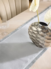 Velvet Fringed Table Runner - صورة 2 من 4