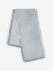 Velvet Fringed Table Runner - صورة 4 من 4