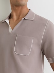 Reiss Light Taupe Brown Newbury Contrast-Stitch Knitted Polo Shirt - Image 3 of 6