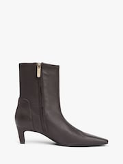 Tommy Hilfiger Brown Monogram Plaque Leather Mid Boots - Image 2 of 8