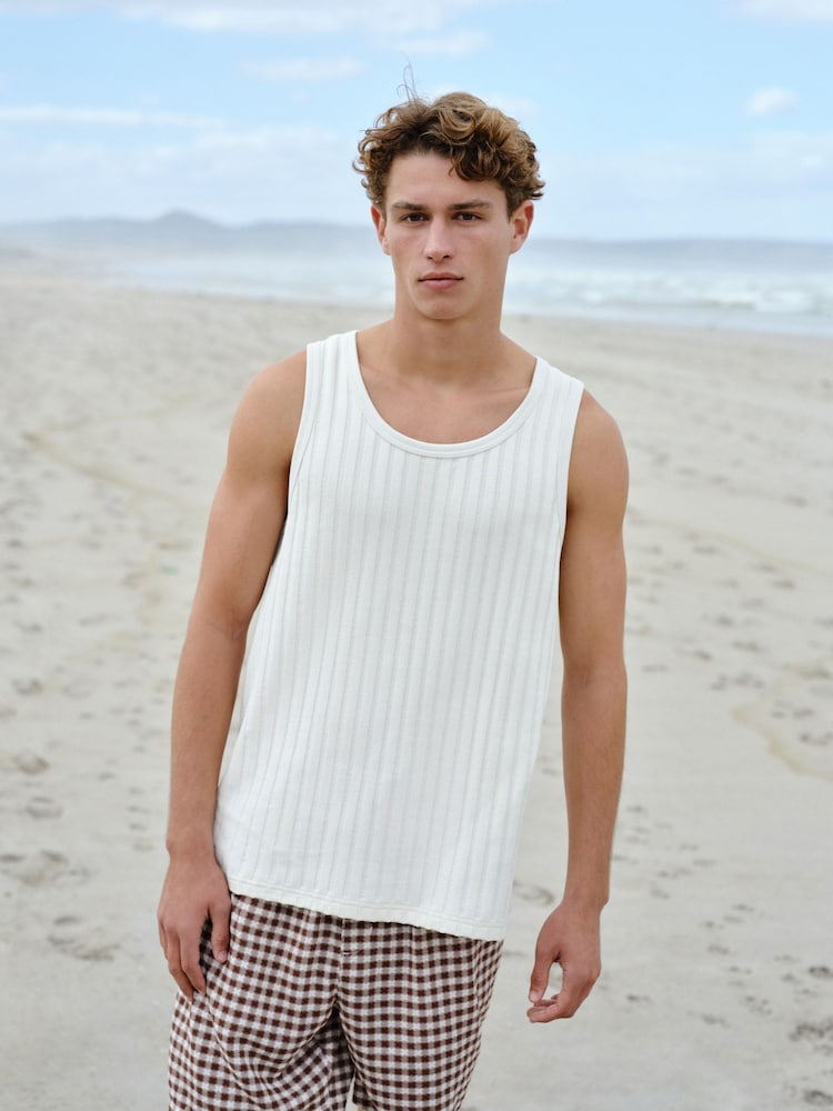 לבן בז' - Vertical Ribbed Vest - תמונה 1 מתוך 7