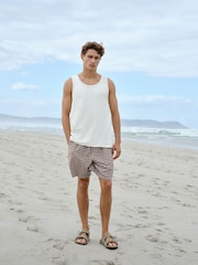 לבן בז' - Vertical Ribbed Vest - תמונה 2 מתוך 7