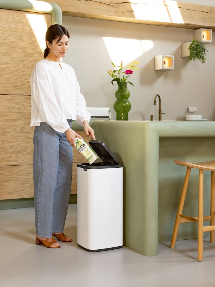 Brabantia White Bo Pedal Bin 30L - Image 2 of 6