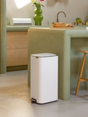 Brabantia White Bo Pedal Bin 30L - Image 1 of 6