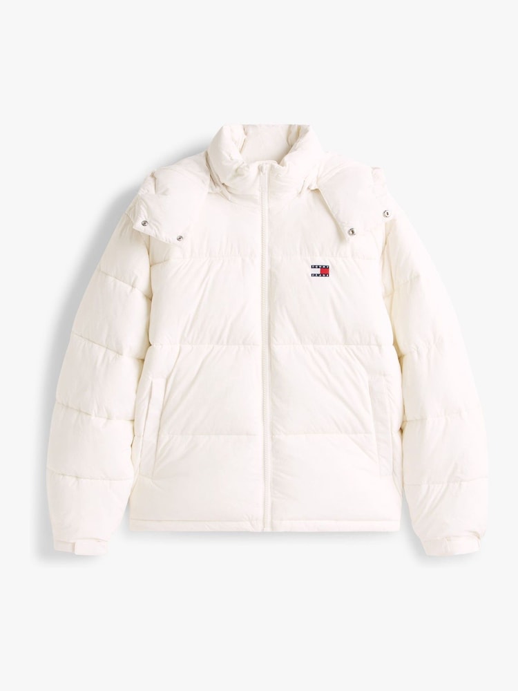 أبيض - Tommy Jeans Back Logo Relaxed Hooded Puffer Jacket - صورة 6 من 6