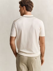 Cream - GANT Strickhemd mit durchgehender Knopfleiste und Paspelkragen - Bild 2 von 4