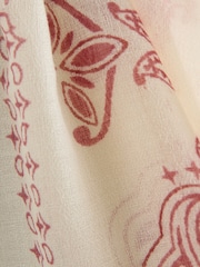 Ecru/Rot - Bandana Print Lightweight Wool Blend Square Scarf - Bild 3 von 4