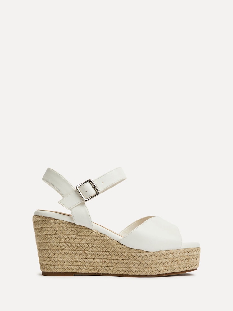 Weiß - Linzi Duchess Breite Passform Plateau-Sandalen mit Keilabsätzen - Bild 2 von 5