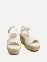 Weiß - Linzi Duchess Breite Passform Plateau-Sandalen mit Keilabsätzen - Bild 3 von 5