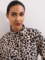 Phase Eight Leopard Jumpsuit - صورة 4 من 6