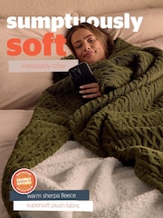 Silentnight Olive Heat Genie Cable Knit Giant Heated Blanket - Image 4 of 9