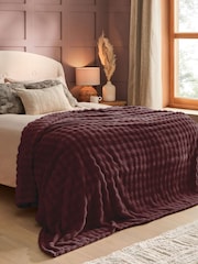 Silentnight Berry Bubble Fleece Giant Blanket - Image 1 of 9