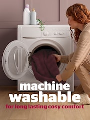 Silentnight Berry Bubble Fleece Giant Blanket - Image 7 of 9