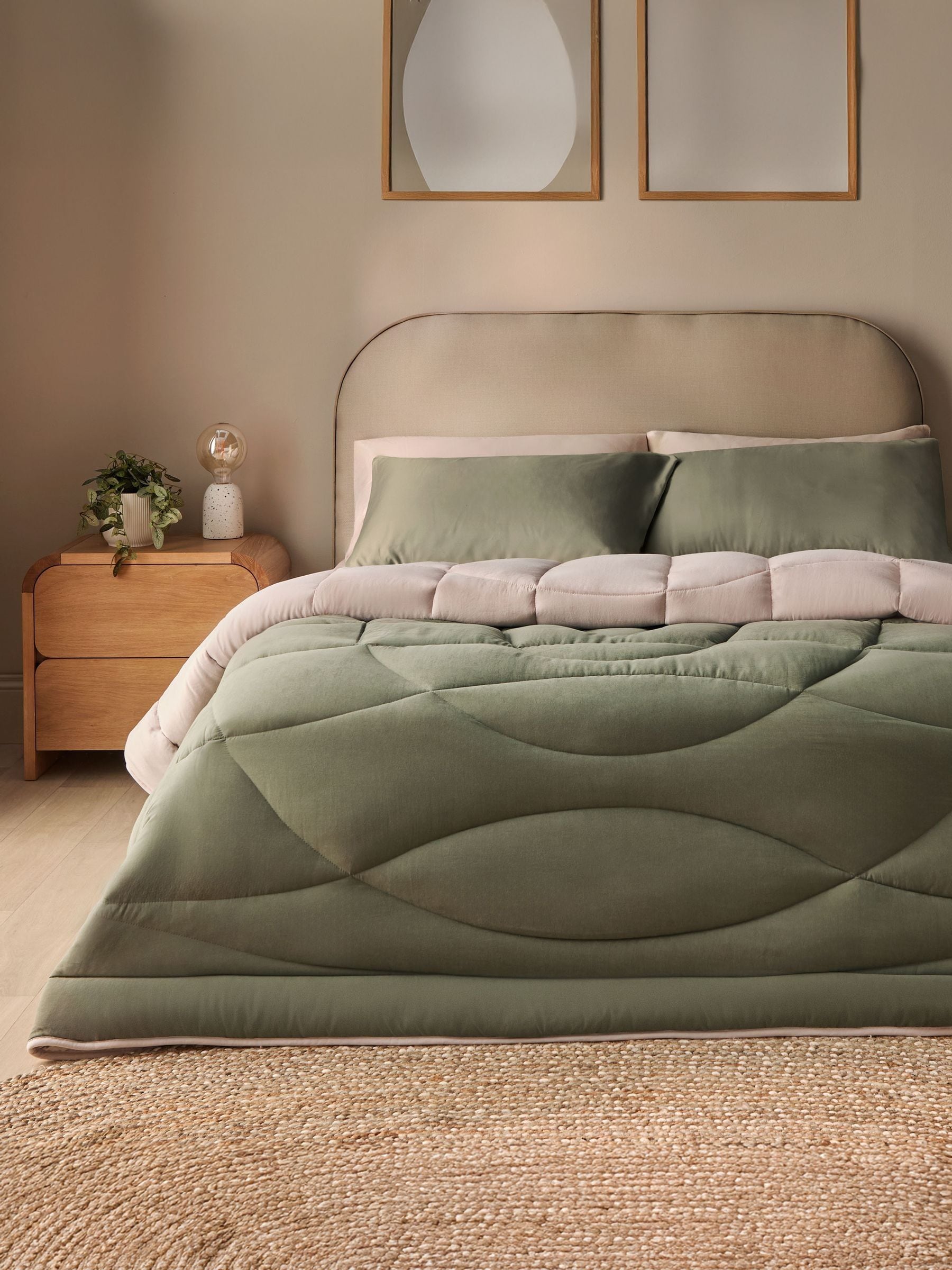 Julian Charles Green Silentnight Olive Reversible Coverless 10.5 Tog Duvet Set - Super King - Image 5