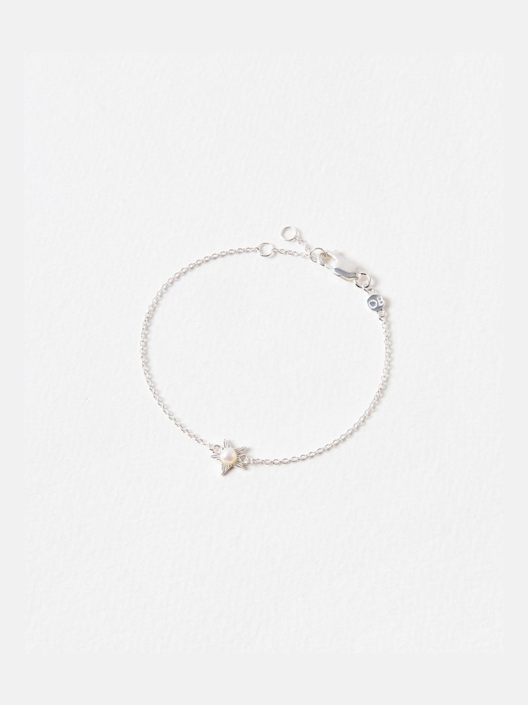 Oliver Bonas Silver Tone Arista Engraved Star Charm with Pearl Inlay Chain Bracelet - Image 1 of 4 Oliver Bonas Silver Tone Arista Engraved Star Charm with Pearl Inlay Chain Bracelet - Image 1 of 4