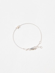 Oliver Bonas Silver Tone Arista Engraved Star Charm with Pearl Inlay Chain Bracelet - Image 2 of 4