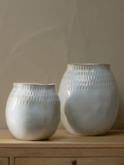 Nkuku Off White Anjuna Reactive Glaze Ceramic Vase - Image 2 of 5