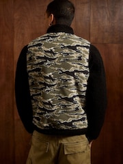 River Island Black Camo Fleece Gilet - Image 2 of 4
