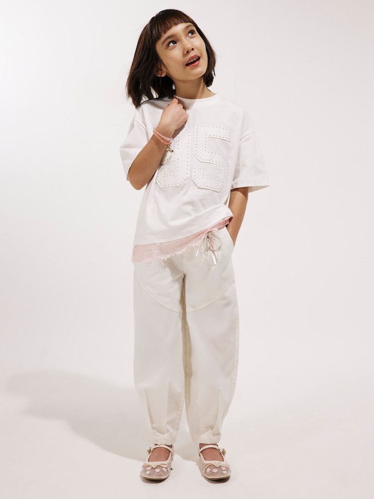 クリーム - River Island キーホルダー付き デニム カーゴパンツ - 画像 2 / 6