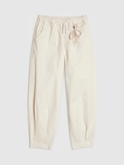 クリーム - River Island キーホルダー付き デニム カーゴパンツ - 画像 3 / 6