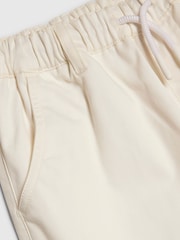 クリーム - River Island キーホルダー付き デニム カーゴパンツ - 画像 5 / 6