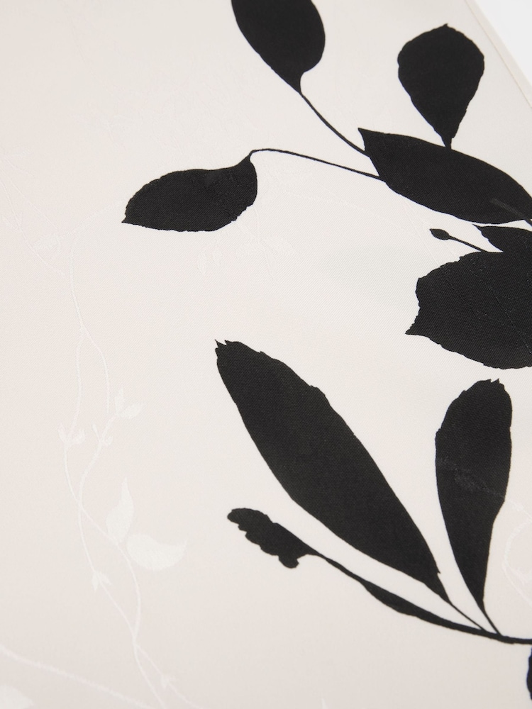 Reiss Ivory/Black Delilah Jacquard Printed Wide-Leg Trousers - Image 7 of 7 Reiss Ivory/Black Delilah Jacquard Printed Wide-Leg Trousers - Image 7 of 7