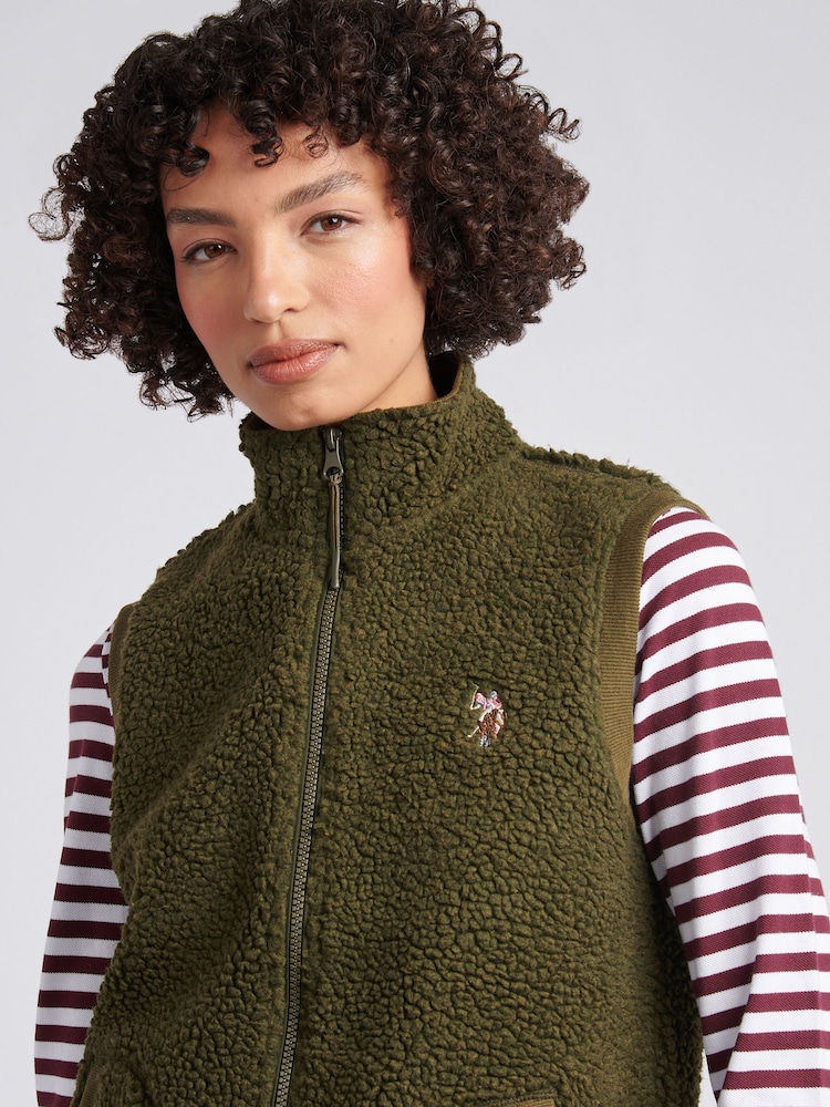 U.S. Polo Assn Green Double Horsemen Borg Gilet - Image 2 of 7 U.S. Polo Assn Green Double Horsemen Borg Gilet - Image 2 of 7