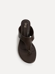 Braun - Linzi Briar Toe Post Hule Heel Sandals - Bild 4 von 4