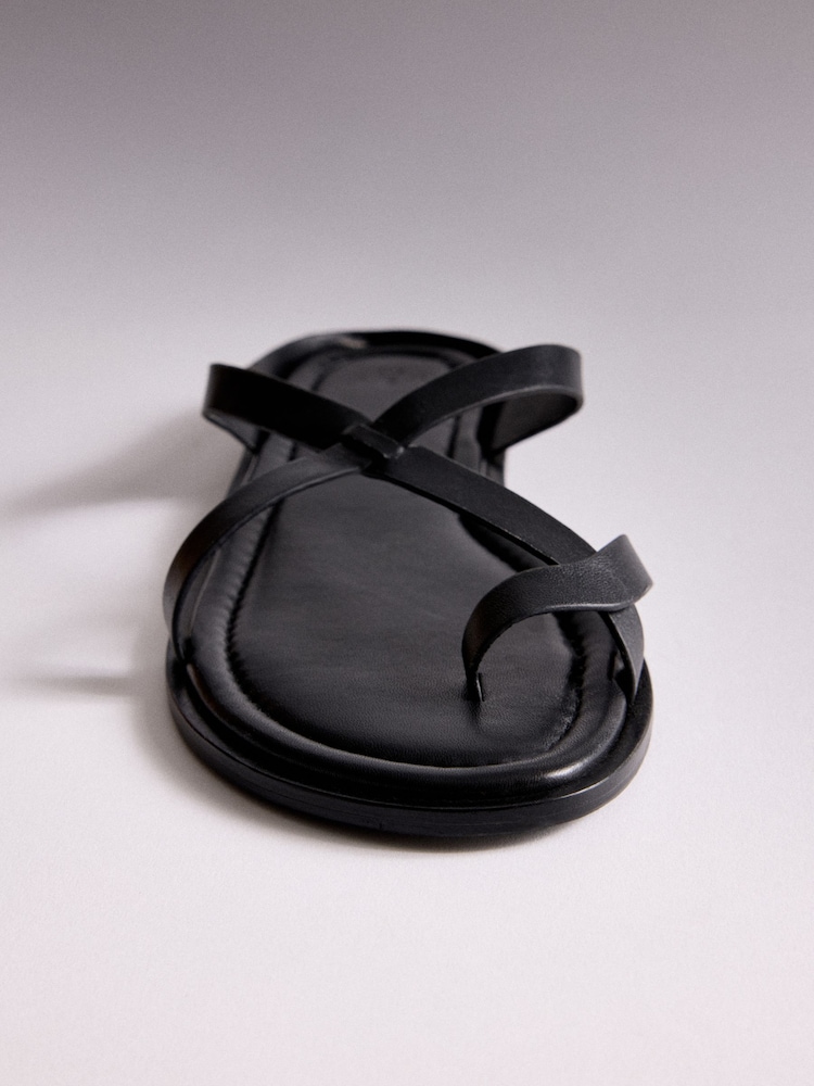 The Set Toe Loop Strappy Sandals Black - Image 2 of 5 The Set Toe Loop Strappy Sandals Black - Image 2 of 5