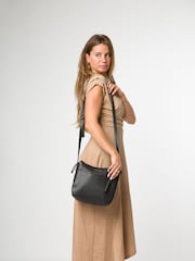 Pure Luxuries London Sloane' Leather Cross Body Black Bag - Image 7 of 7