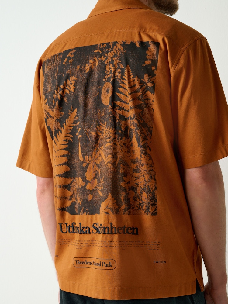 Rust Brown Leaf Relaxed Fit Back Print Revere Collar Short Sleeve Shirt - Image 6 of 6 Rust Brown Leaf Relaxed Fit Back Print Revere Collar Short Sleeve Shirt - Image 6 of 6