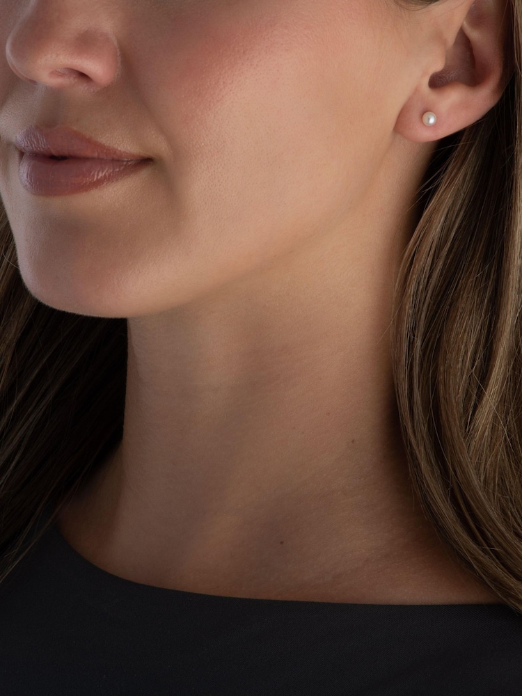 Beaverbrooks 9ct Yellow Gold Plated Freshwater Cultured Pearl 4mm Stud Earrings - Image 4 of 4 Beaverbrooks 9ct Yellow Gold Plated Freshwater Cultured Pearl 4mm Stud Earrings - Image 4 of 4