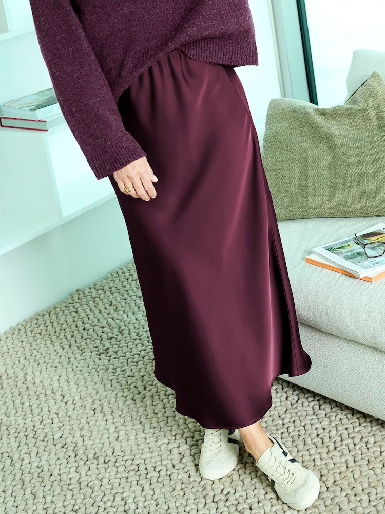 Cotton Traders Red Satin Maxi Skirt - Image 2 of 4 Cotton Traders Red Satin Maxi Skirt - Image 2 of 4