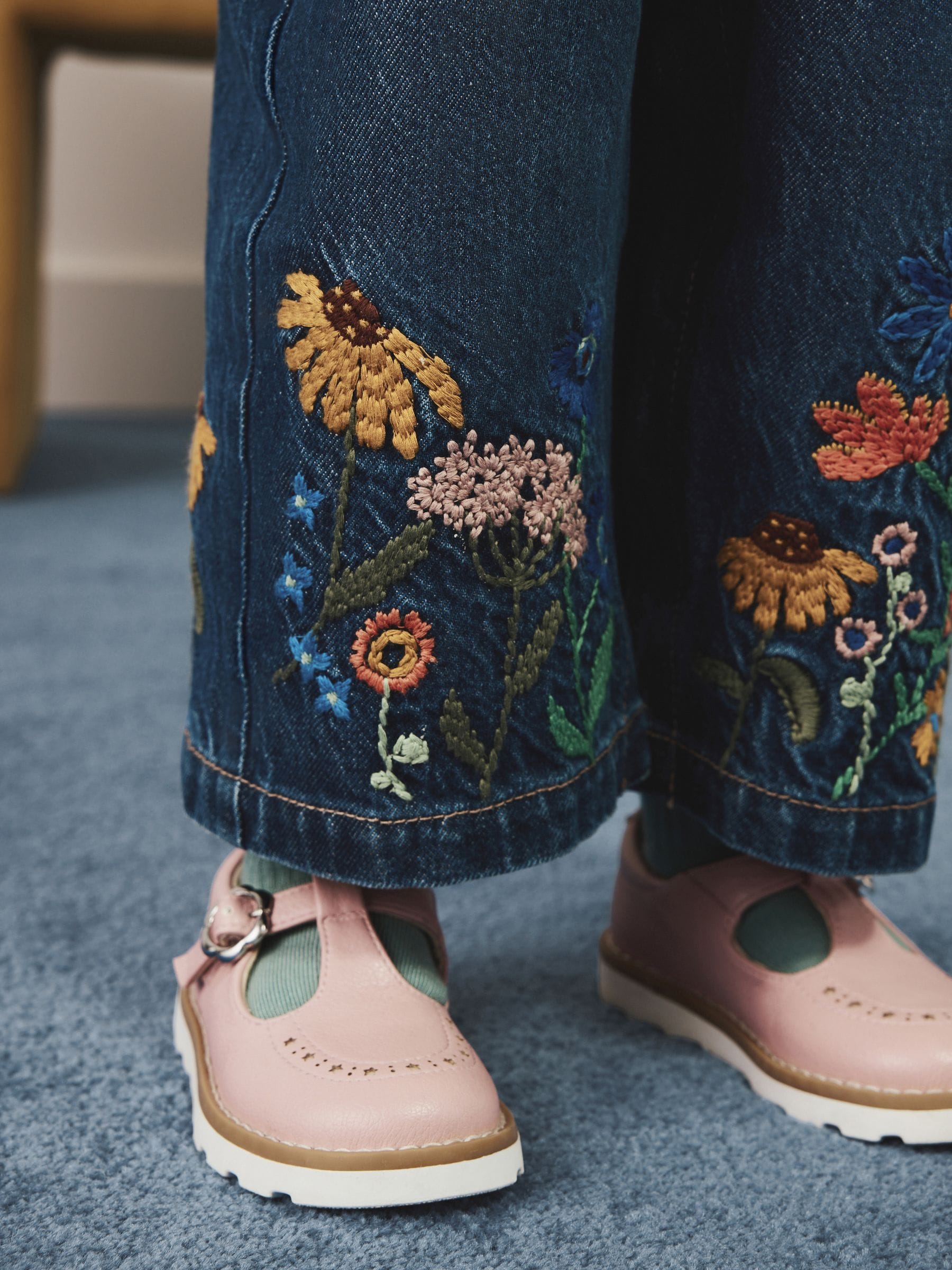 Next：日本 ピンク フローラル 刺繍 - デニム オーバーオールセット（3