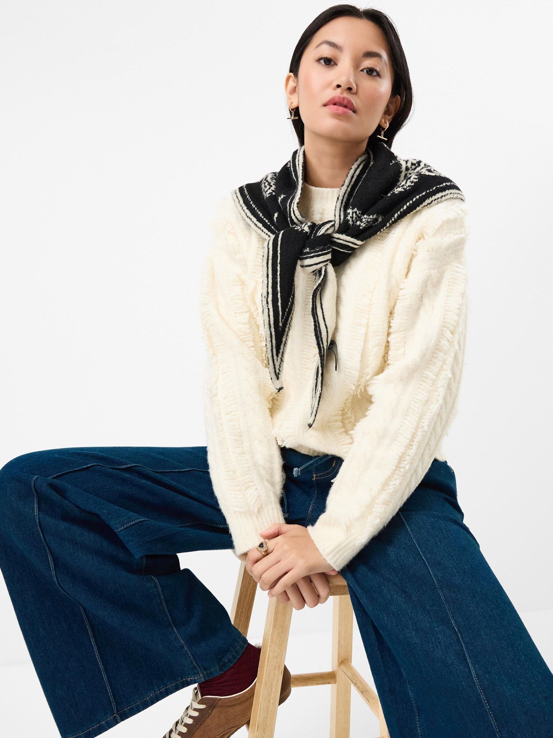Next：日本 Accessorize ラージ ペイズリー ニット 三角スカーフ from