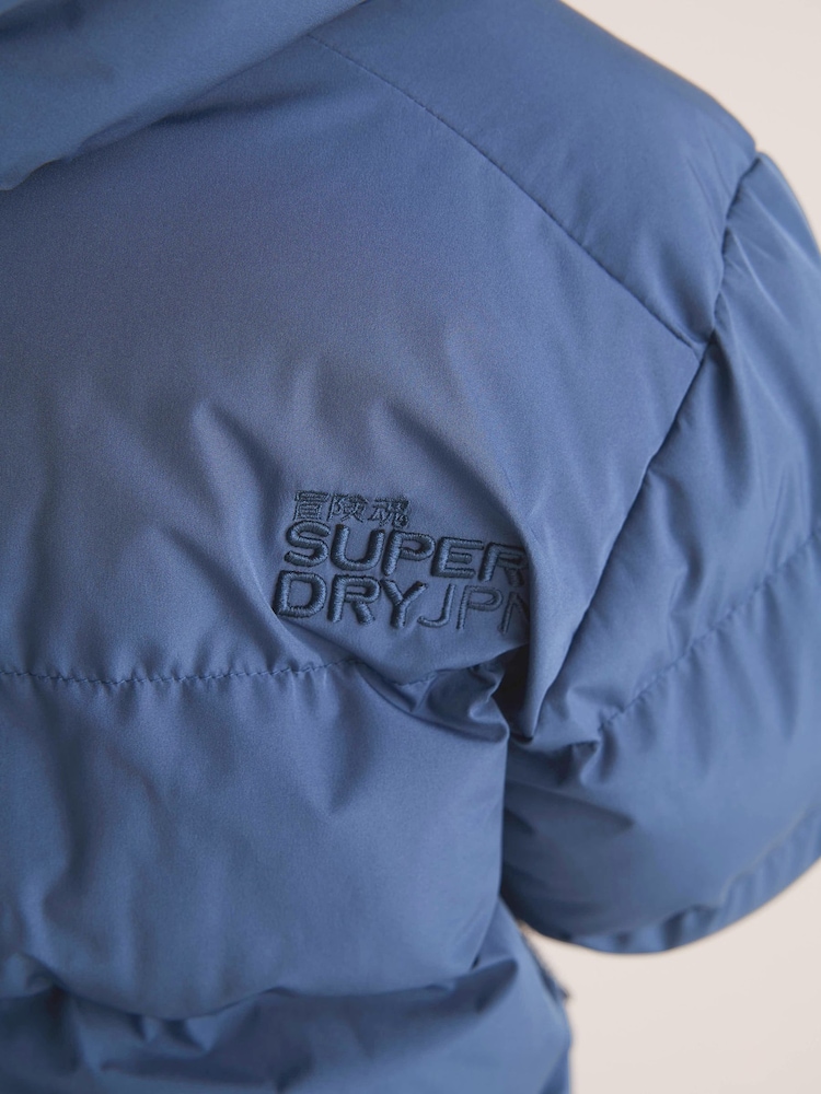 Plavo - Superdry Sportski Puffer kaput - Slika 15 od 15 Plavo - Superdry Sportski Puffer kaput - Slika 15 od 15