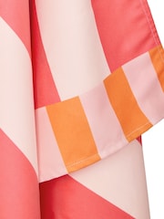 Dock & Bay Raspberry Road Quick Dry Travel Beach Towel - Image 4 of 5