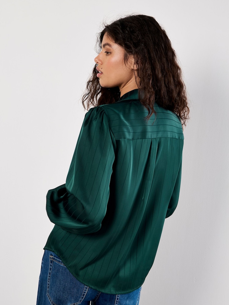 Apricot Green Satin Stripe Open Collar Blouse - Image 4 of 4 Apricot Green Satin Stripe Open Collar Blouse - Image 4 of 4