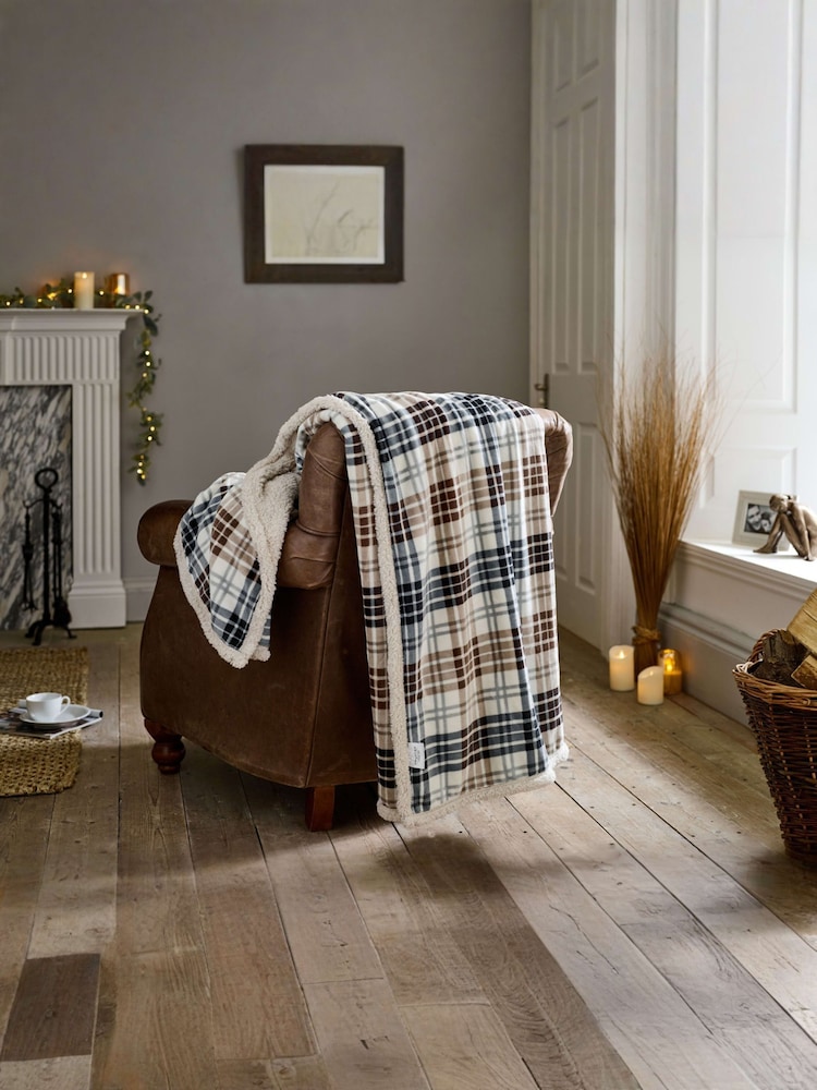 Deyongs Balwin Tartan Printed Sherpa Reverse Throw - Image 1 of 2 Deyongs Balwin Tartan Printed Sherpa Reverse Throw - Image 1 of 2