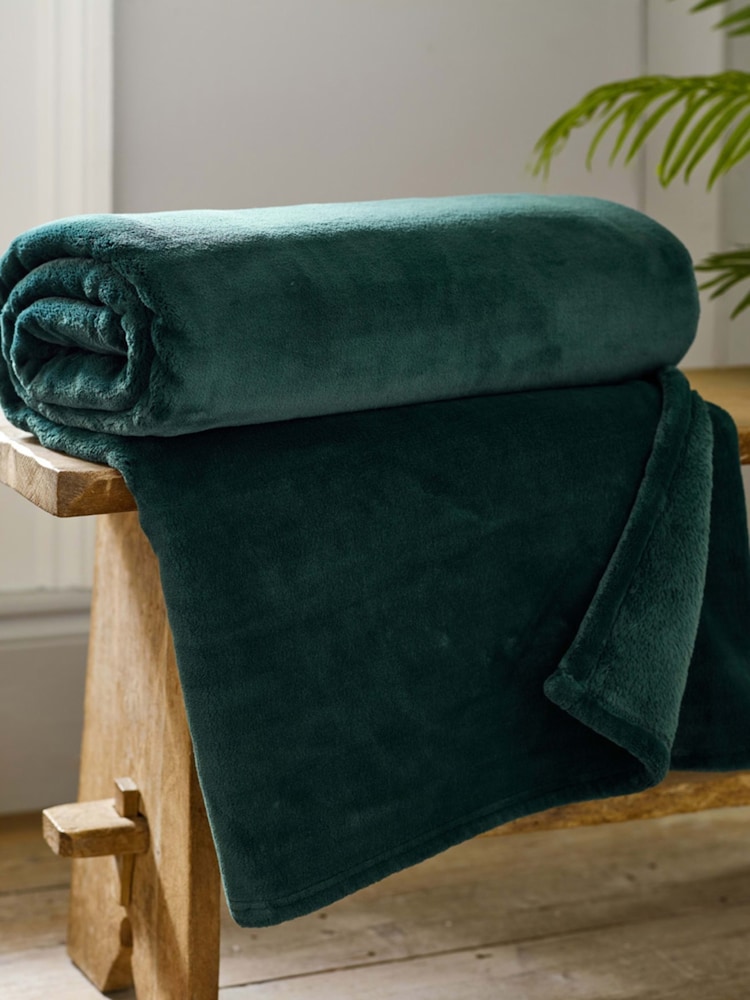 The Lyndon Company Pine Coco Touch Throw - Image 1 of 2 The Lyndon Company Pine Coco Touch Throw - Image 1 of 2