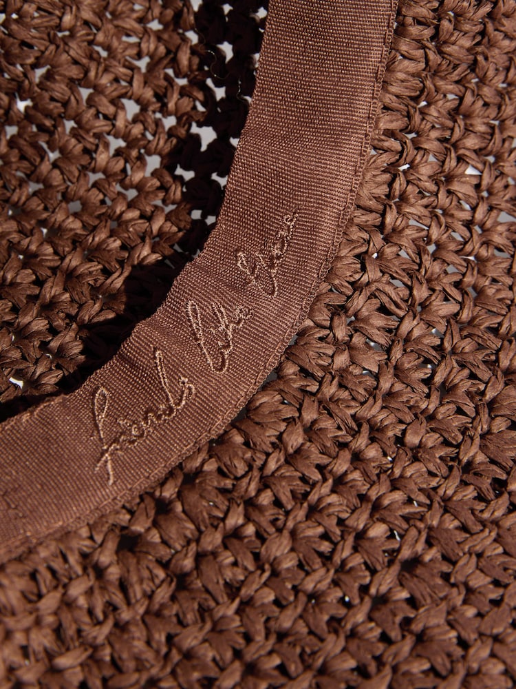 チョコレートブラウン - Friends Like These Fringe Raffia Bucket Hat - 画像 4 / 4