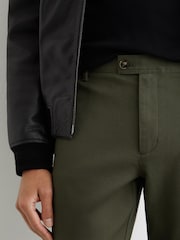 Khaki Zeleno - Reiss Dobi tkanina pamučne pikue Čino pantalone - Slika 5 od 7